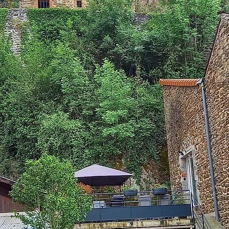 Des Remparts Pres De Clermont, Confort Et Charme - Fr-1-582-541 Auzon